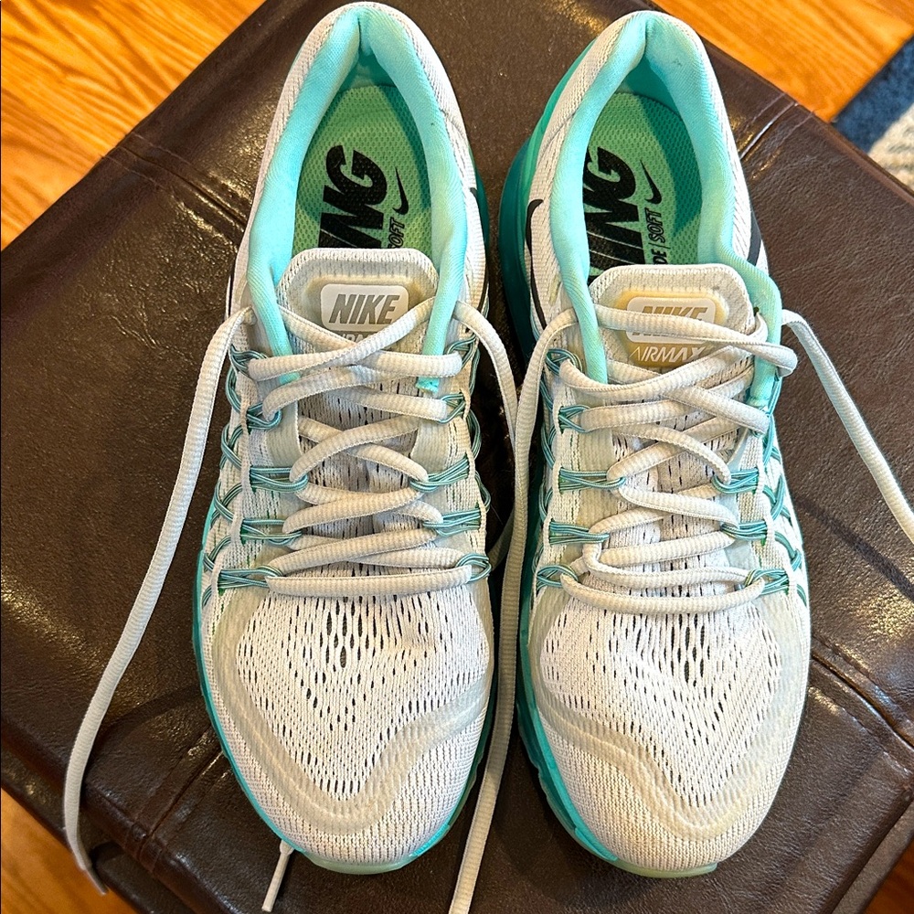 Nike air max 2015 running sneakers. Women’s size 9.5. Great condition!